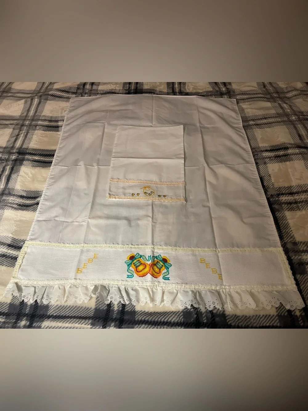 Send offer Handmade cross-stitch Baby White & Yellow Decorative Bed Linen Set